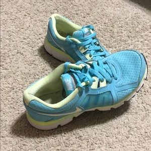 Nike Dual Fusion ST2 I US size 8.5